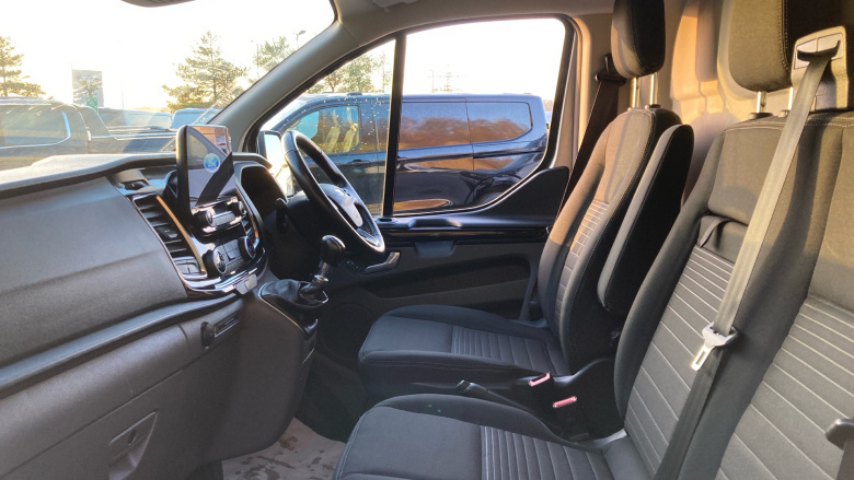 Ford Transit Custom 280 L1 Diesel Fwd 2.0 EcoBlue 130ps Low Roof Limited Van